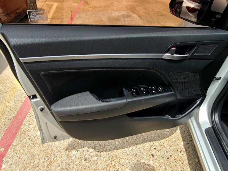 Hyundai Elantra SEL 2019