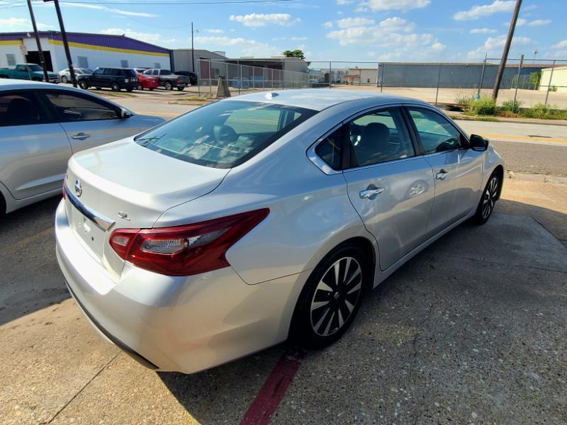 Nissan Altima 2.5 SV 2018