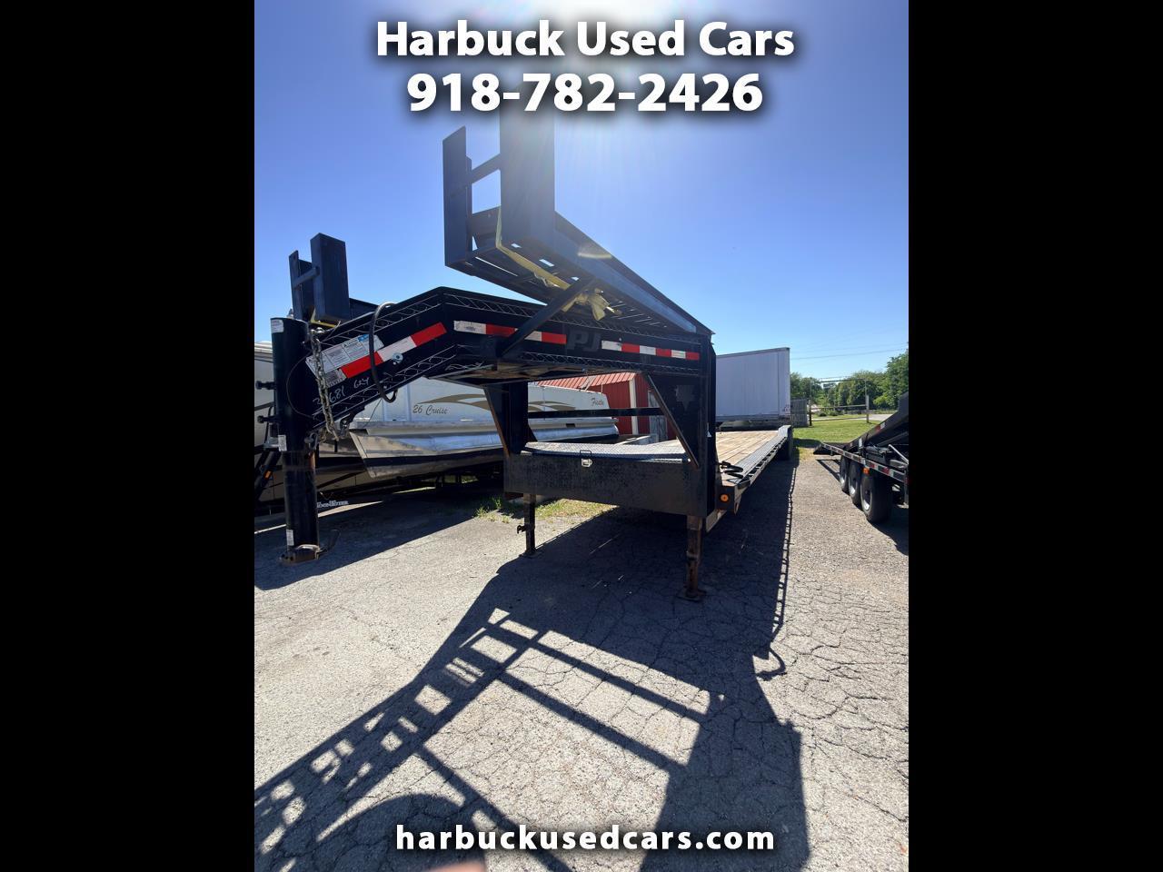 2011 PJ Trailers Gooseneck 3F392 