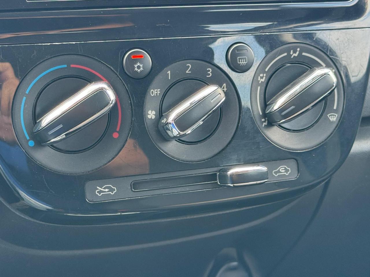 Mitsubishi Mirage  2019