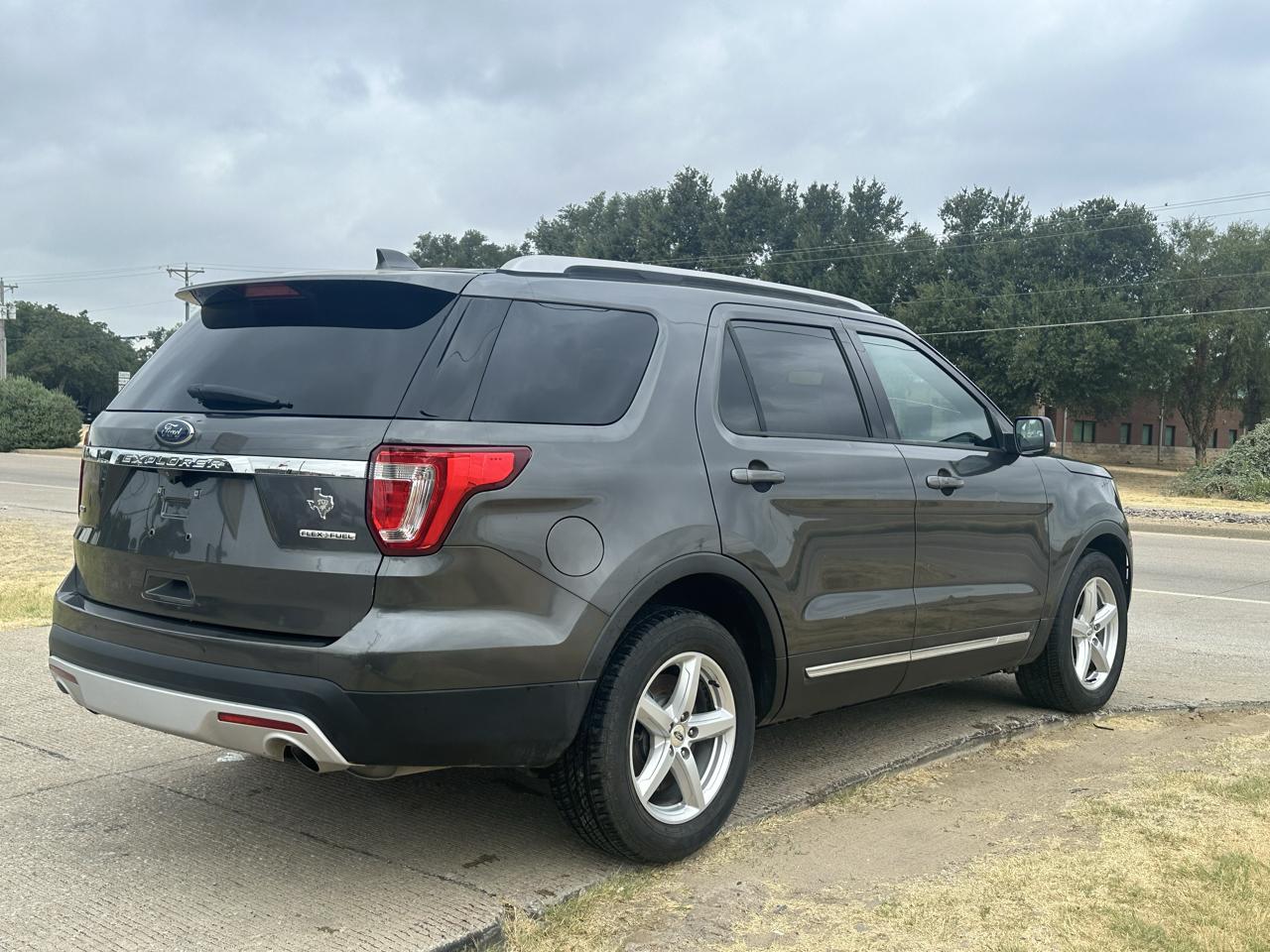 Ford Explorer XLT FWD 2016