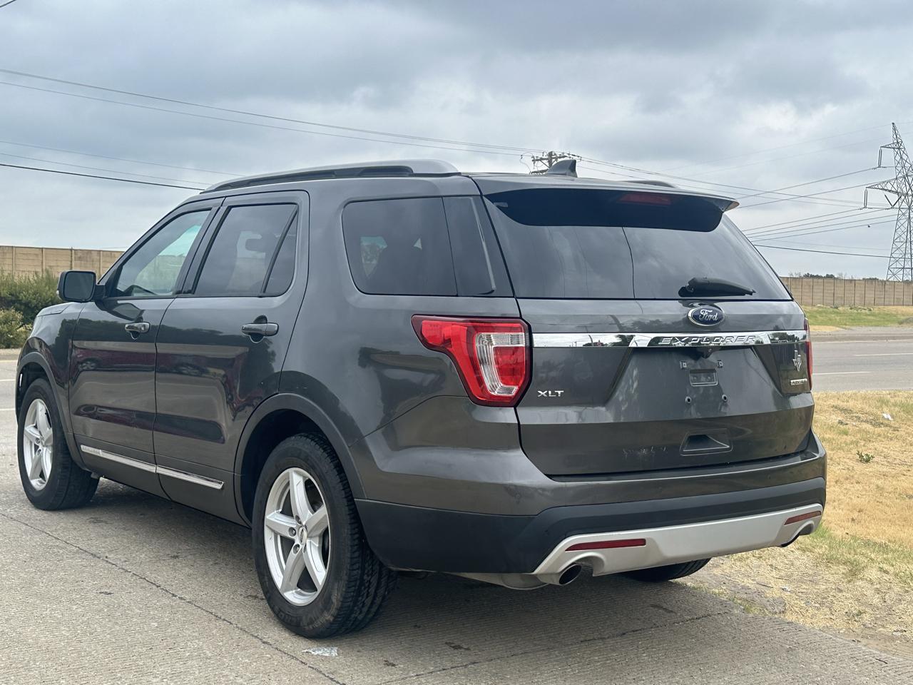 Ford Explorer XLT FWD 2016
