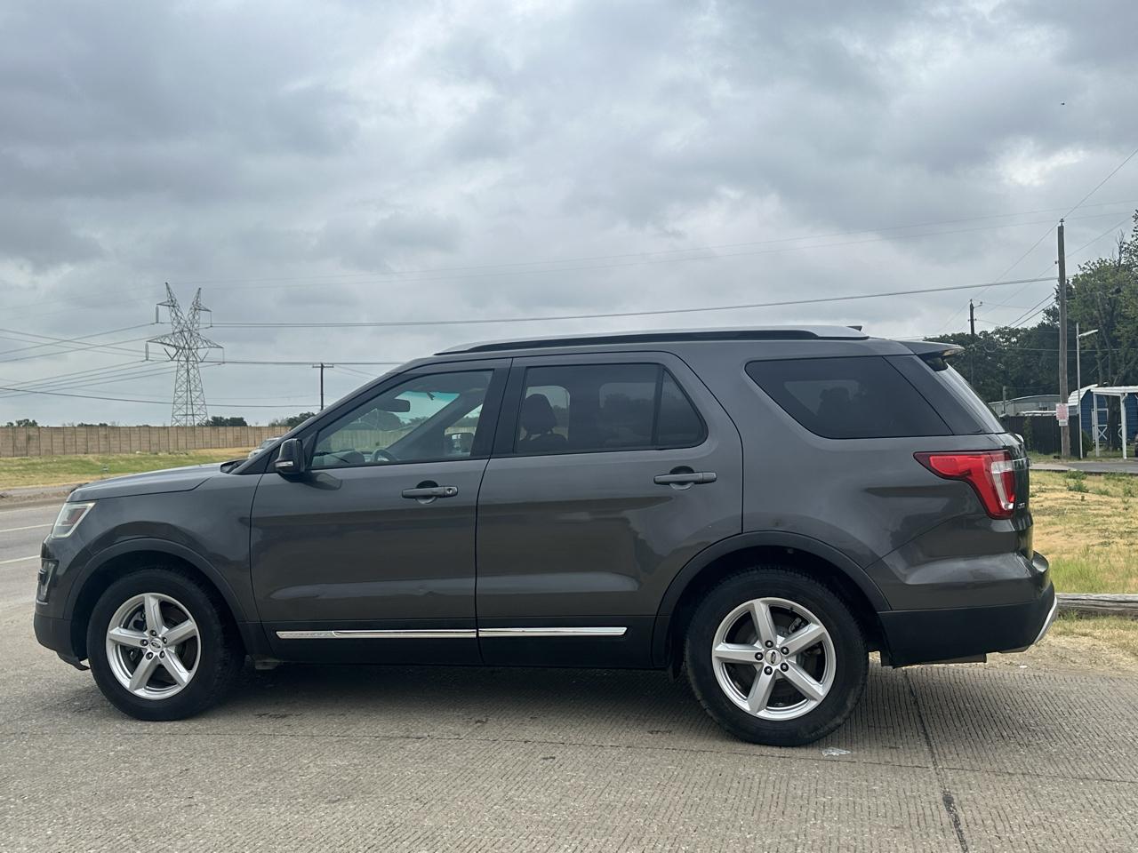 Ford Explorer XLT FWD 2016