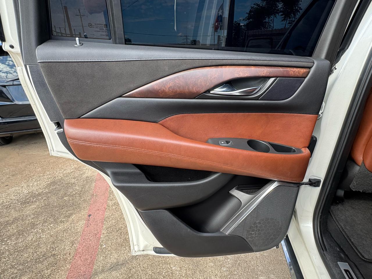 Cadillac Escalade Premium 4WD 2015