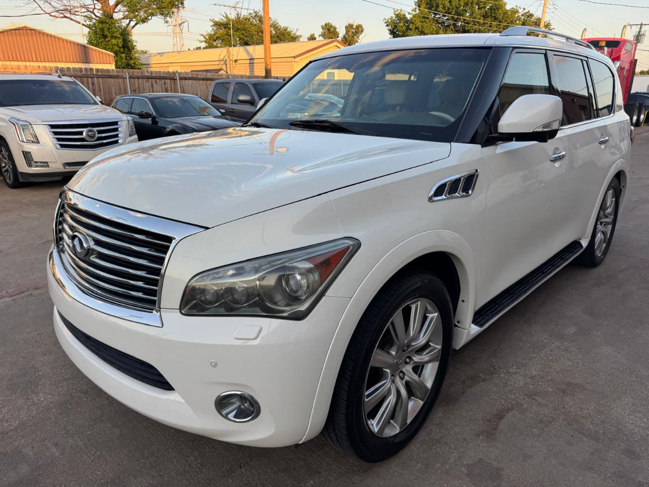 Infiniti QX56 2WD 2012
