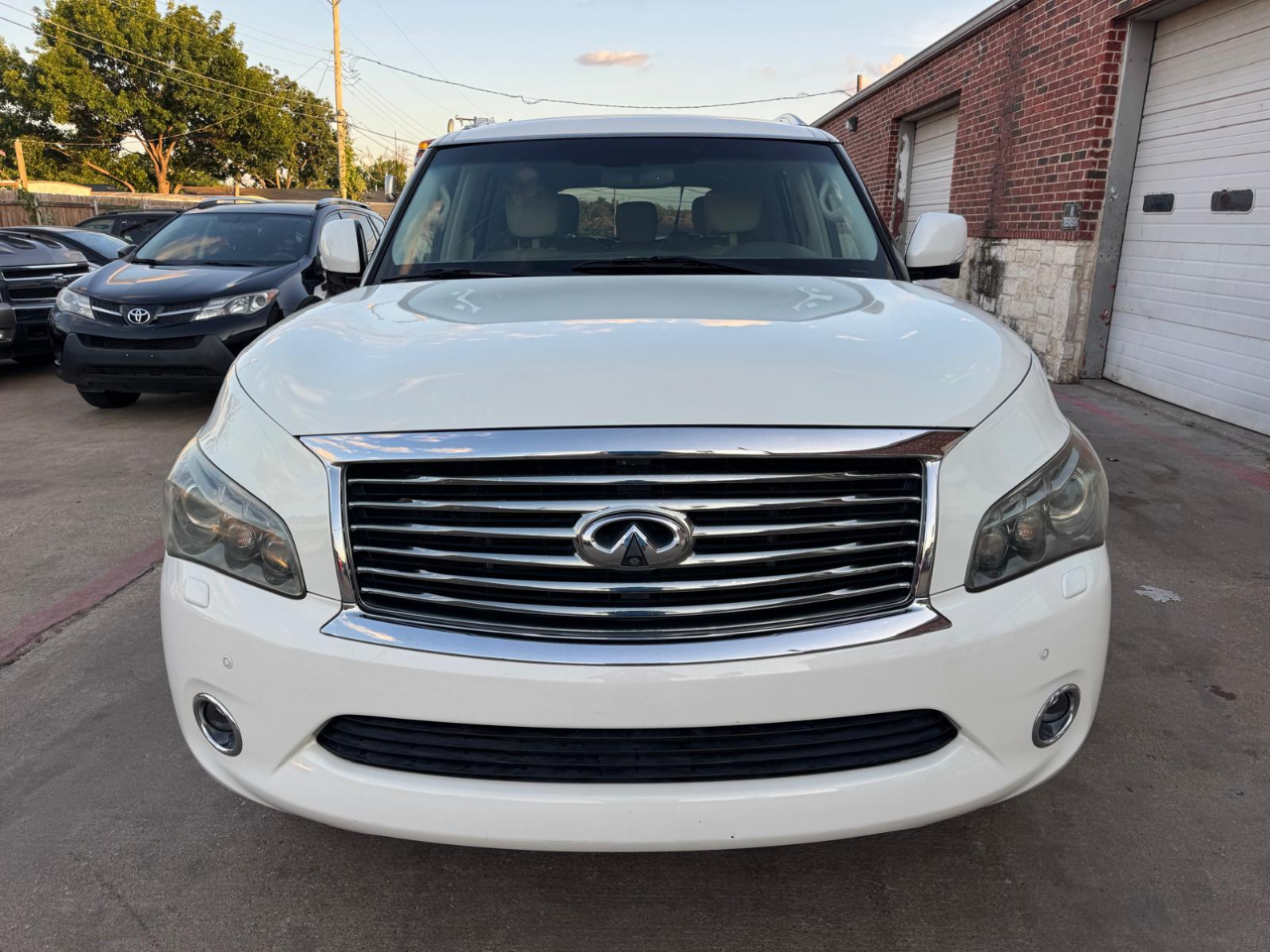 Infiniti QX56 2WD 2012