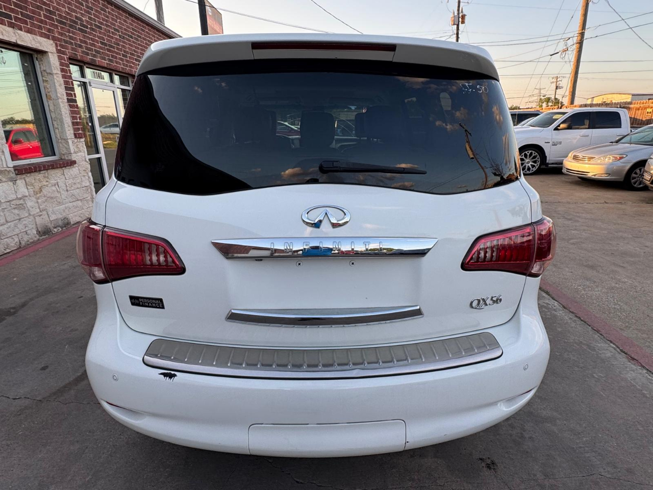Infiniti QX56 2WD 2012