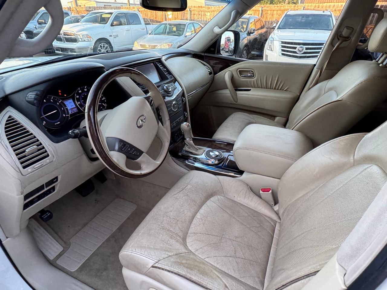 Infiniti QX56 2WD 2012
