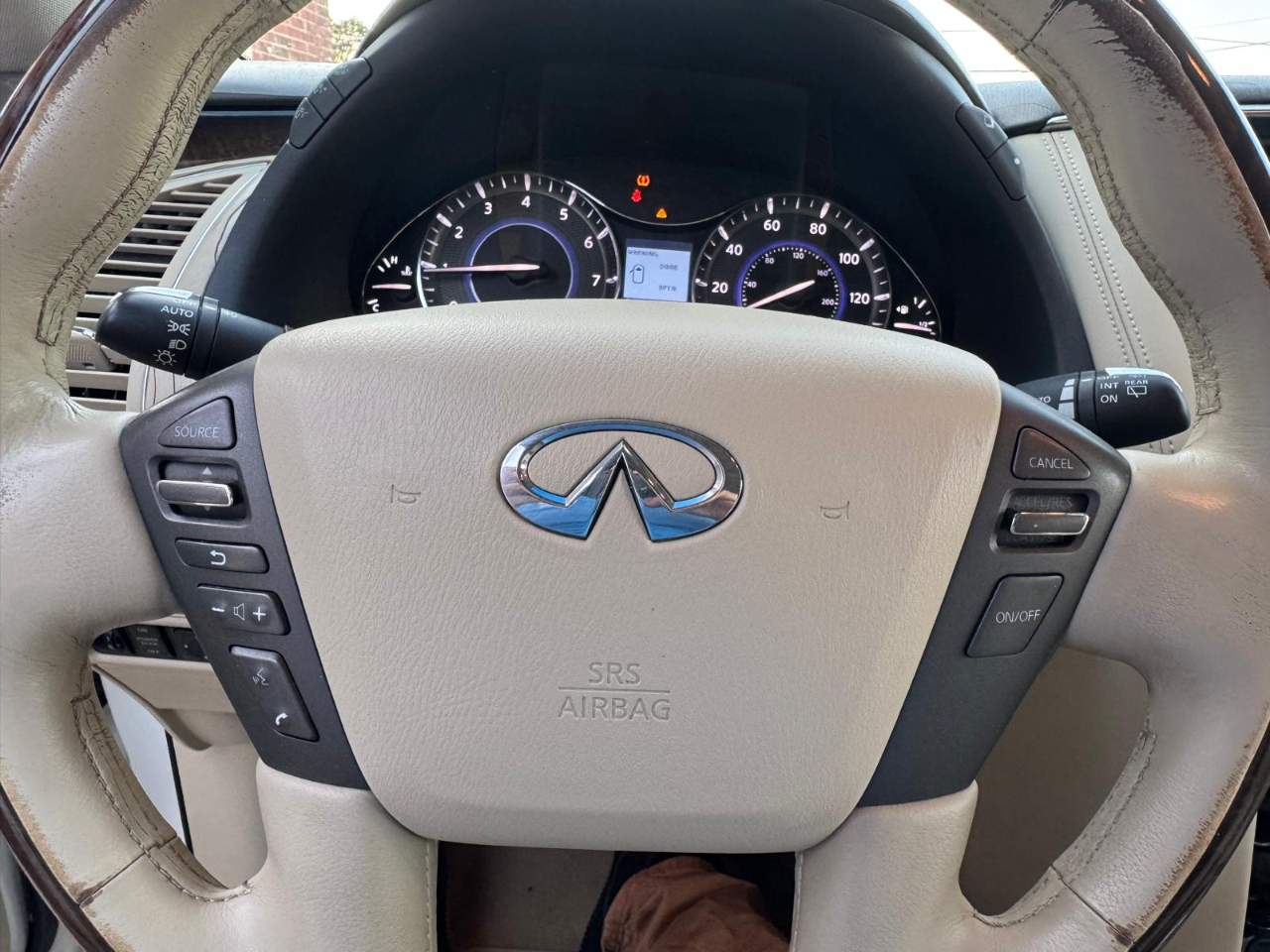 Infiniti QX56 2WD 2012