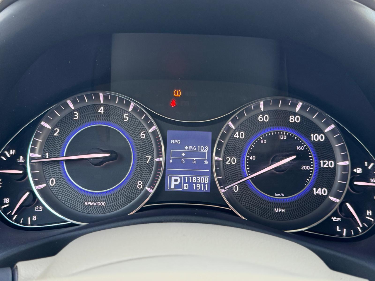 Infiniti QX56 2WD 2012