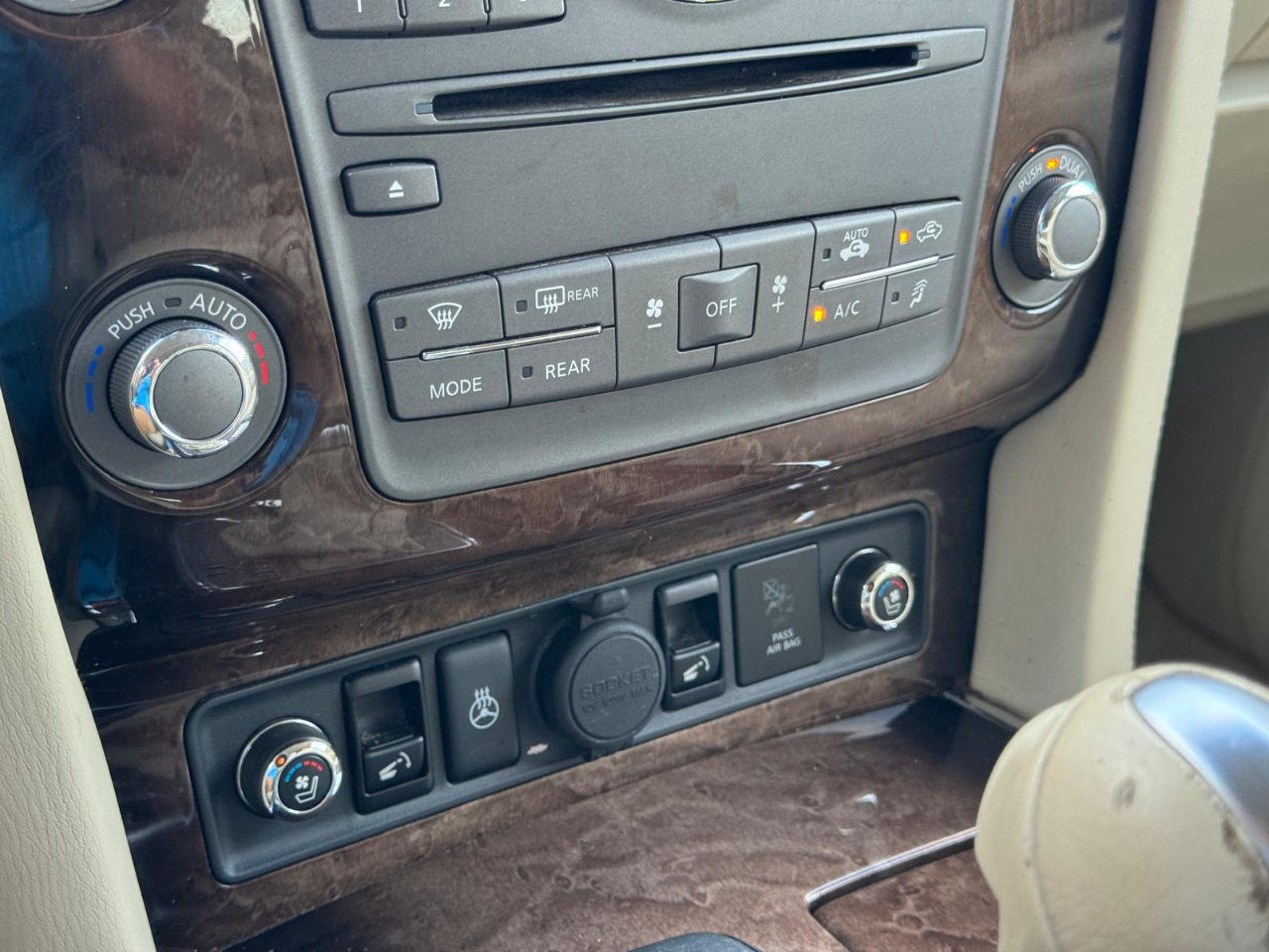 Infiniti QX56 2WD 2012