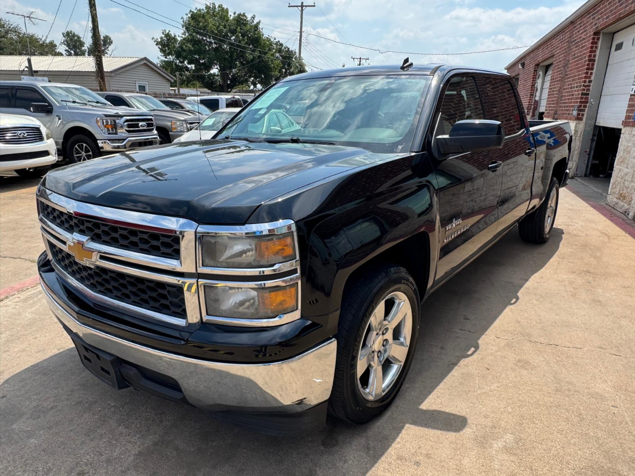 Chevrolet Silverado 1500 2LT Crew Cab Long Box 2WD 2014 Chevrolet Silverado 1500 2LT Crew Cab Long Box 2WD 2014