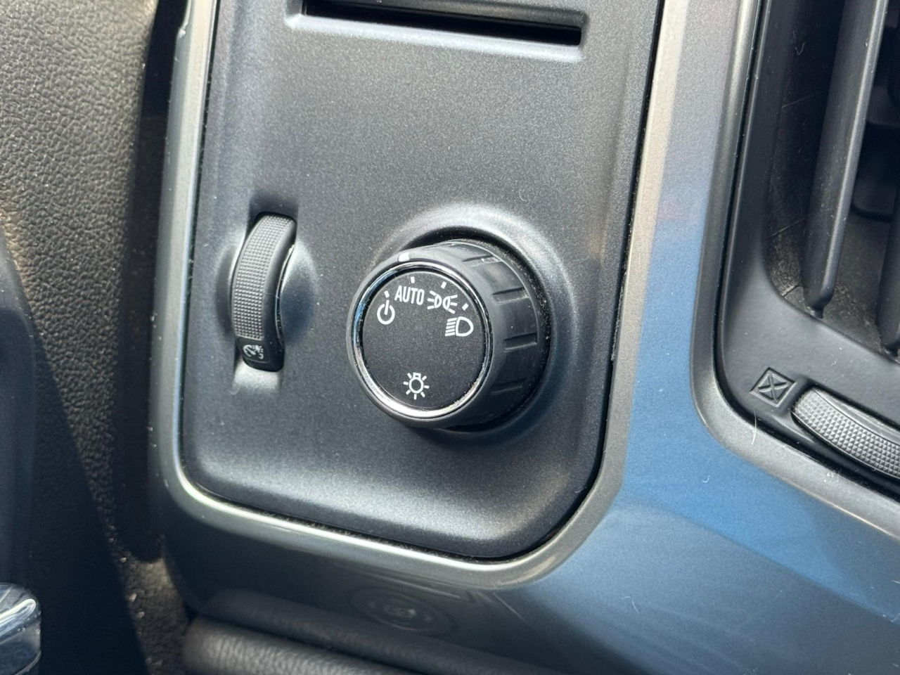 Chevrolet Silverado 1500 2LT Crew Cab Long Box 2WD 2014 Chevrolet Silverado 1500 2LT Crew Cab Long Box 2WD 2014