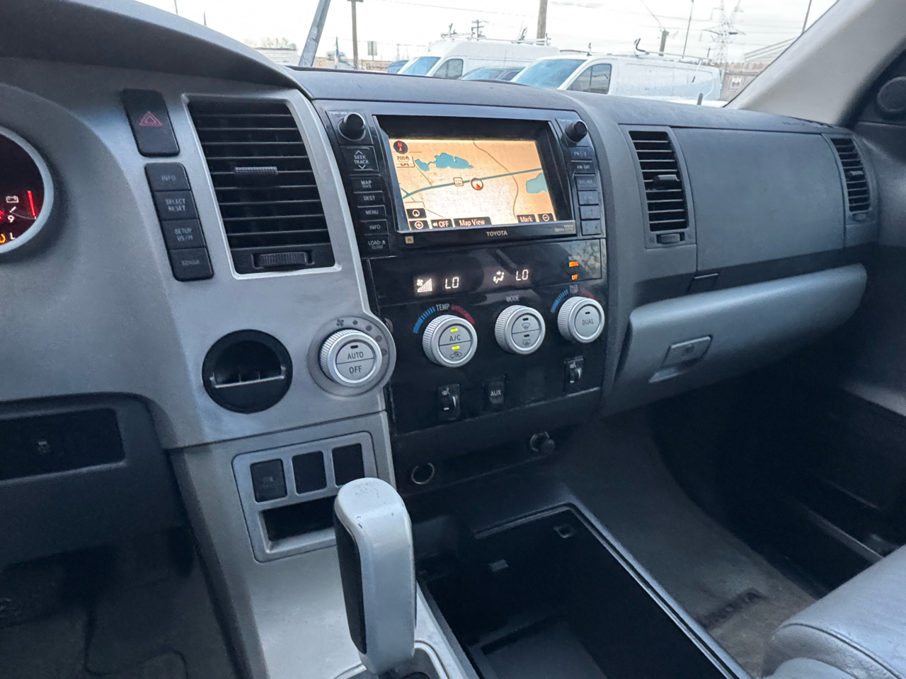 Toyota Tundra Limited CrewMax 6AT 2WD 2007