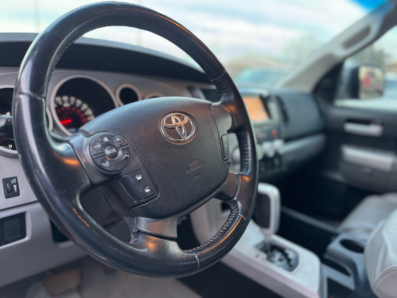 Toyota Tundra Limited CrewMax 6AT 2WD 2007