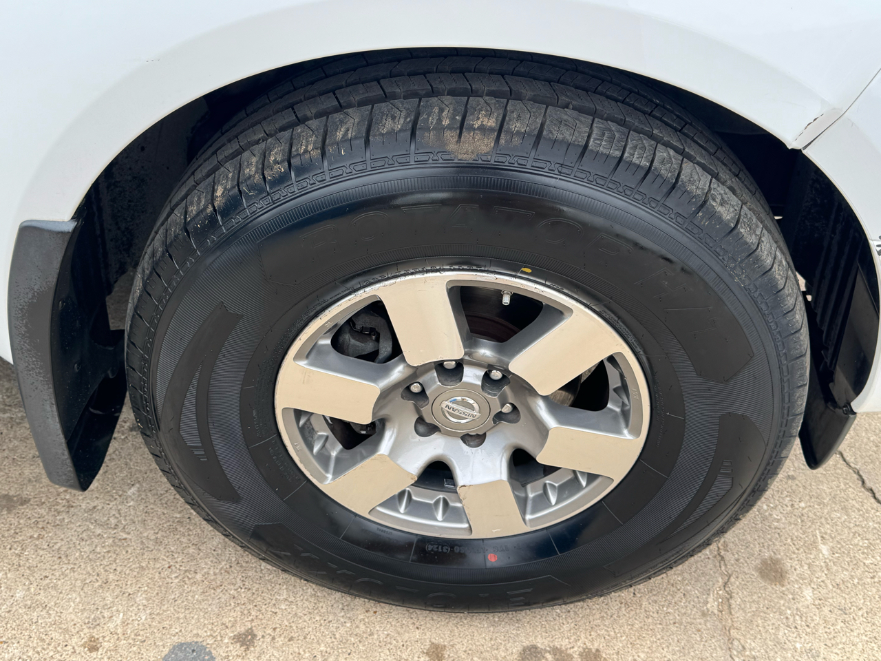 Nissan Frontier SL Crew Cab 4WD 2011