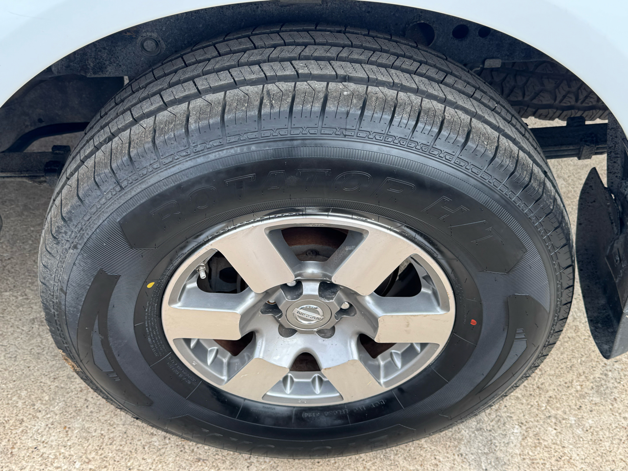 Nissan Frontier SL Crew Cab 4WD 2011