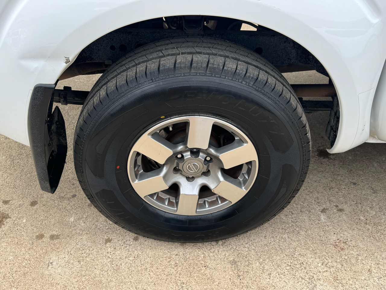 Nissan Frontier SL Crew Cab 4WD 2011