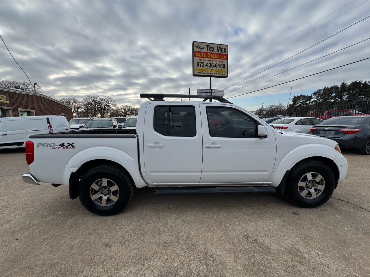 Nissan Frontier SL Crew Cab 4WD 2011