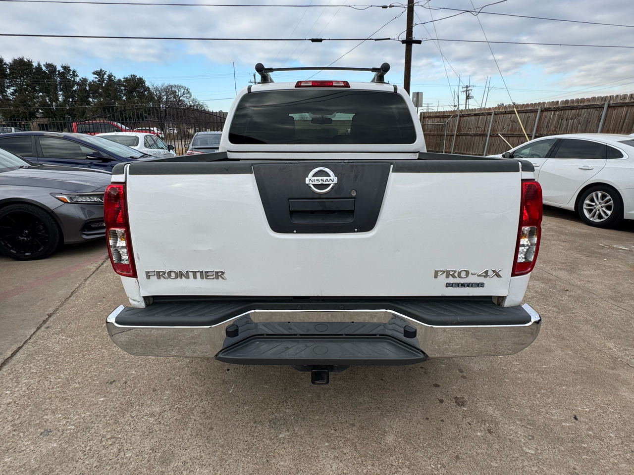 Nissan Frontier SL Crew Cab 4WD 2011