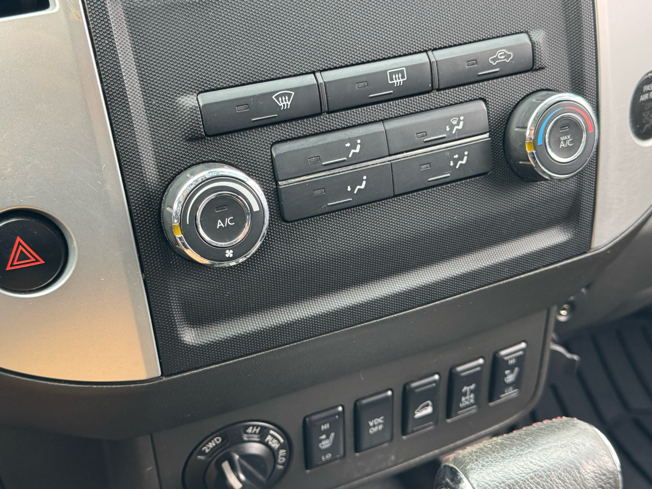 Nissan Frontier SL Crew Cab 4WD 2011