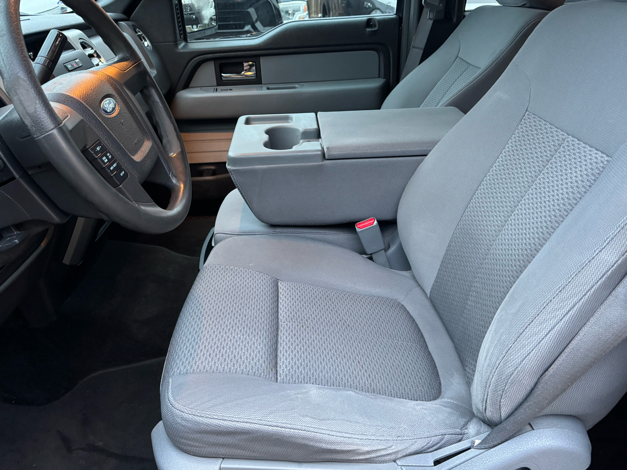 Ford F-150 2WD SuperCrew 150" XLT 2012