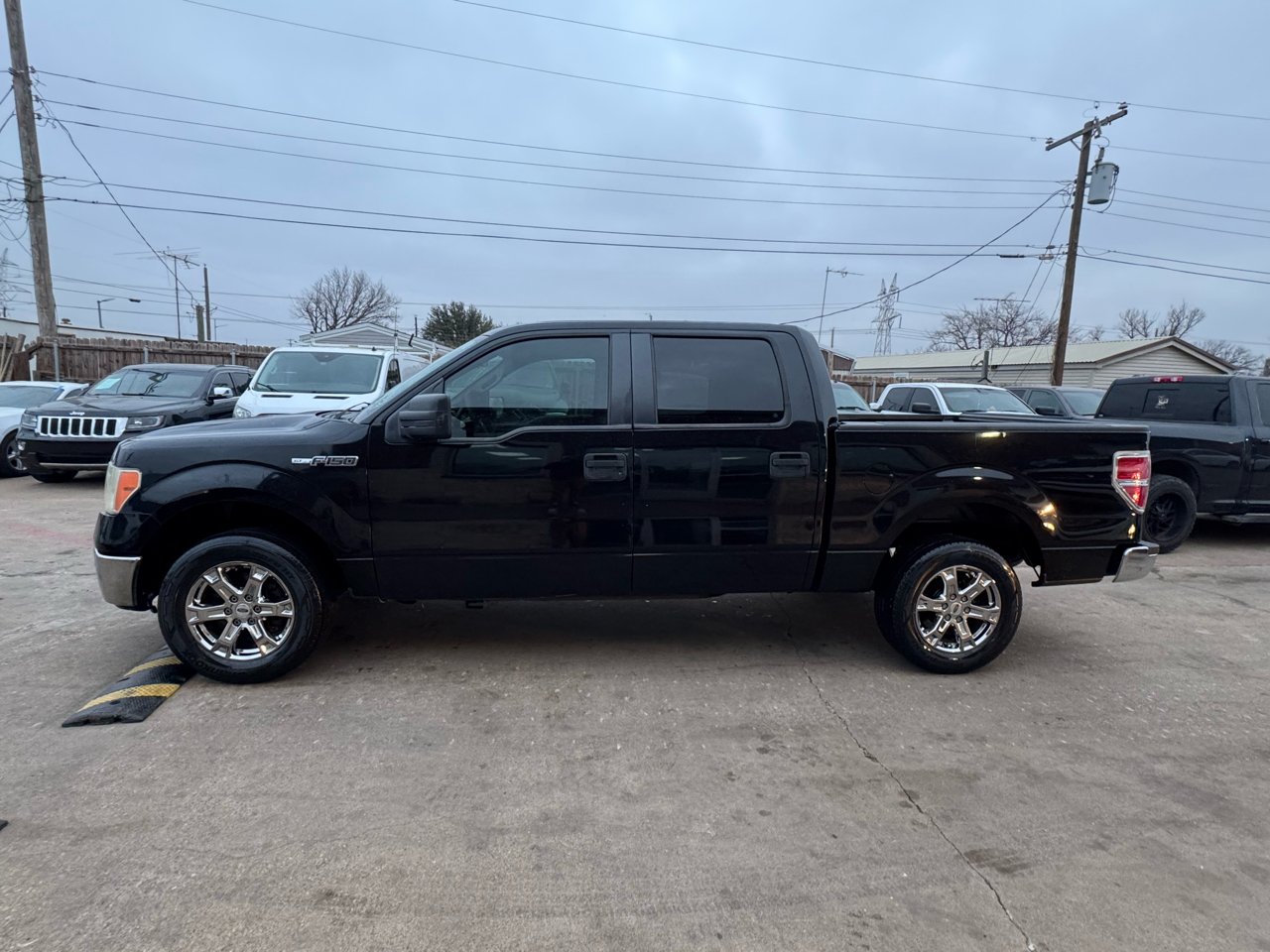 Ford F-150 2WD SuperCrew 150" XLT 2012