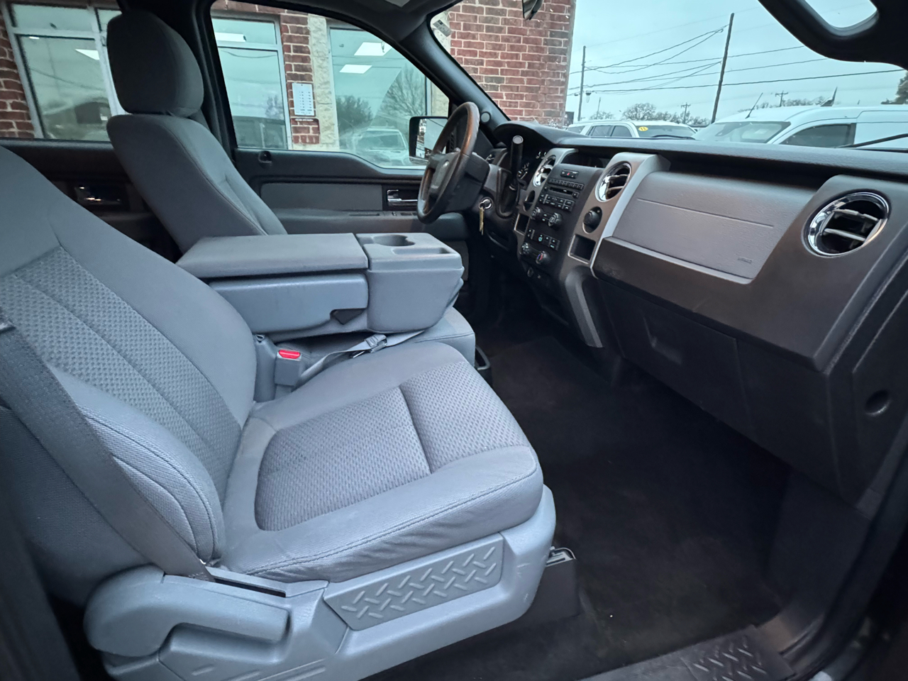 Ford F-150 2WD SuperCrew 150" XLT 2012