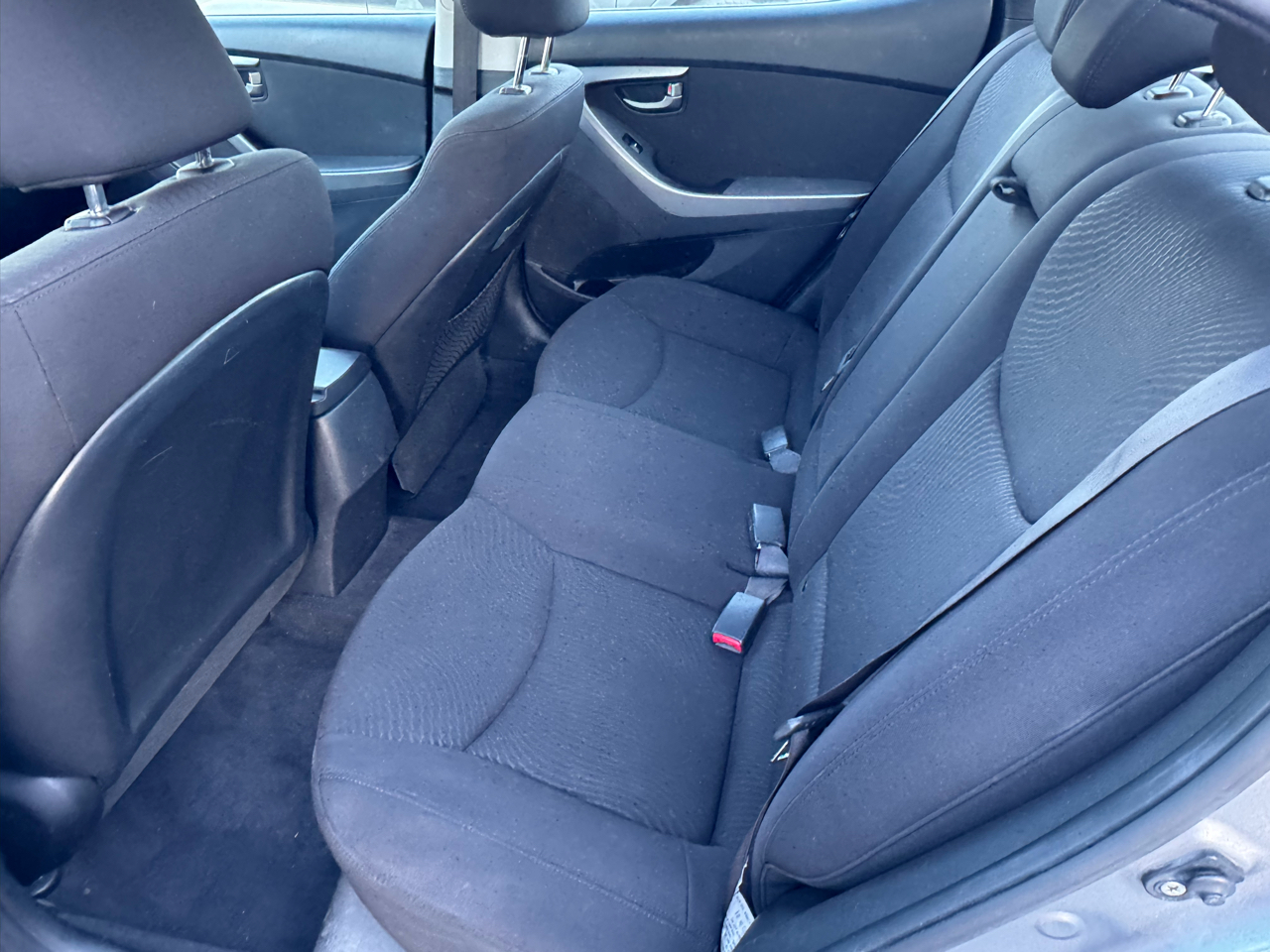 Hyundai Elantra SE 6AT 2016