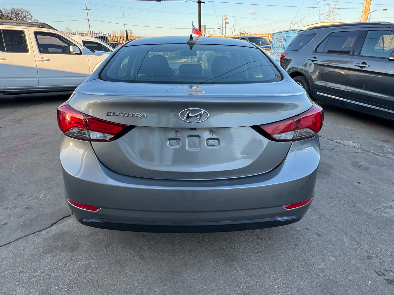 Hyundai Elantra SE 6AT 2016