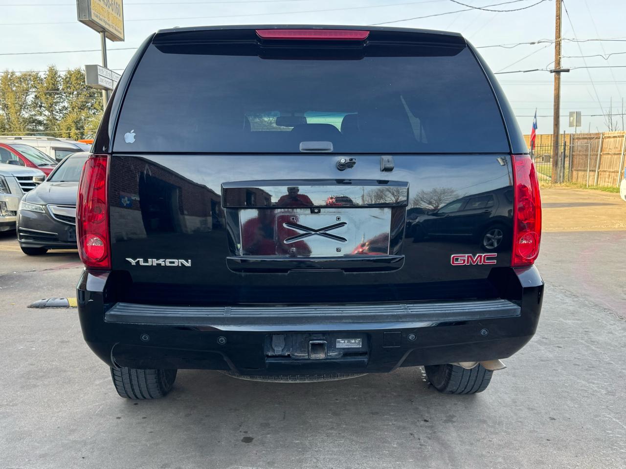 GMC Yukon SLT 2WD 2013