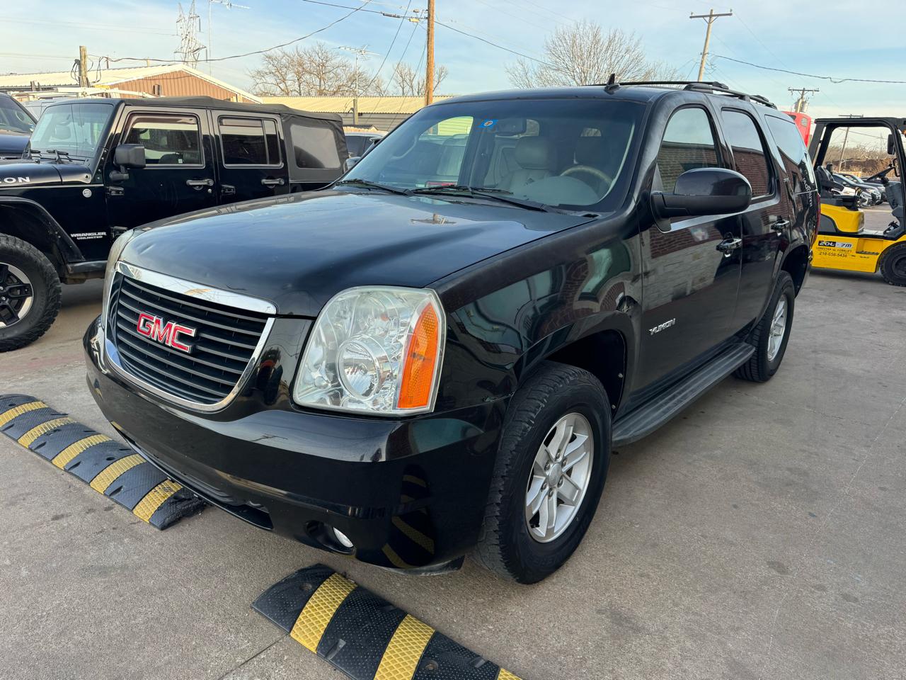 GMC Yukon SLT 2WD 2013