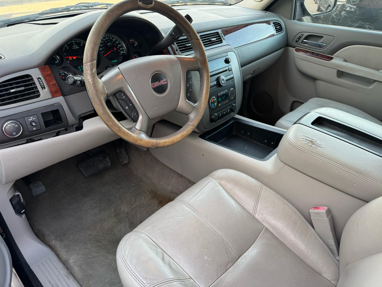 GMC Yukon SLT 2WD 2013