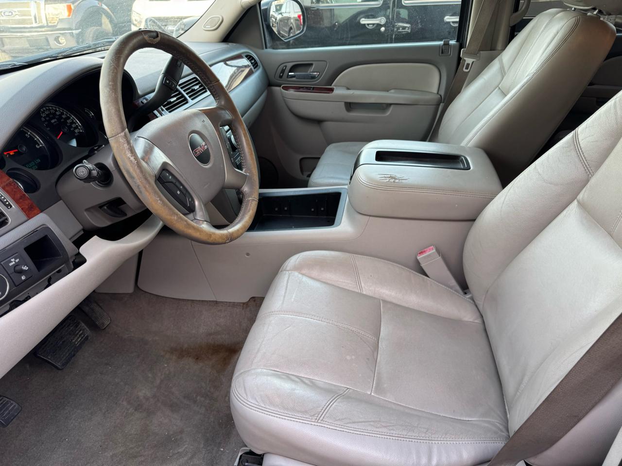 GMC Yukon SLT 2WD 2013