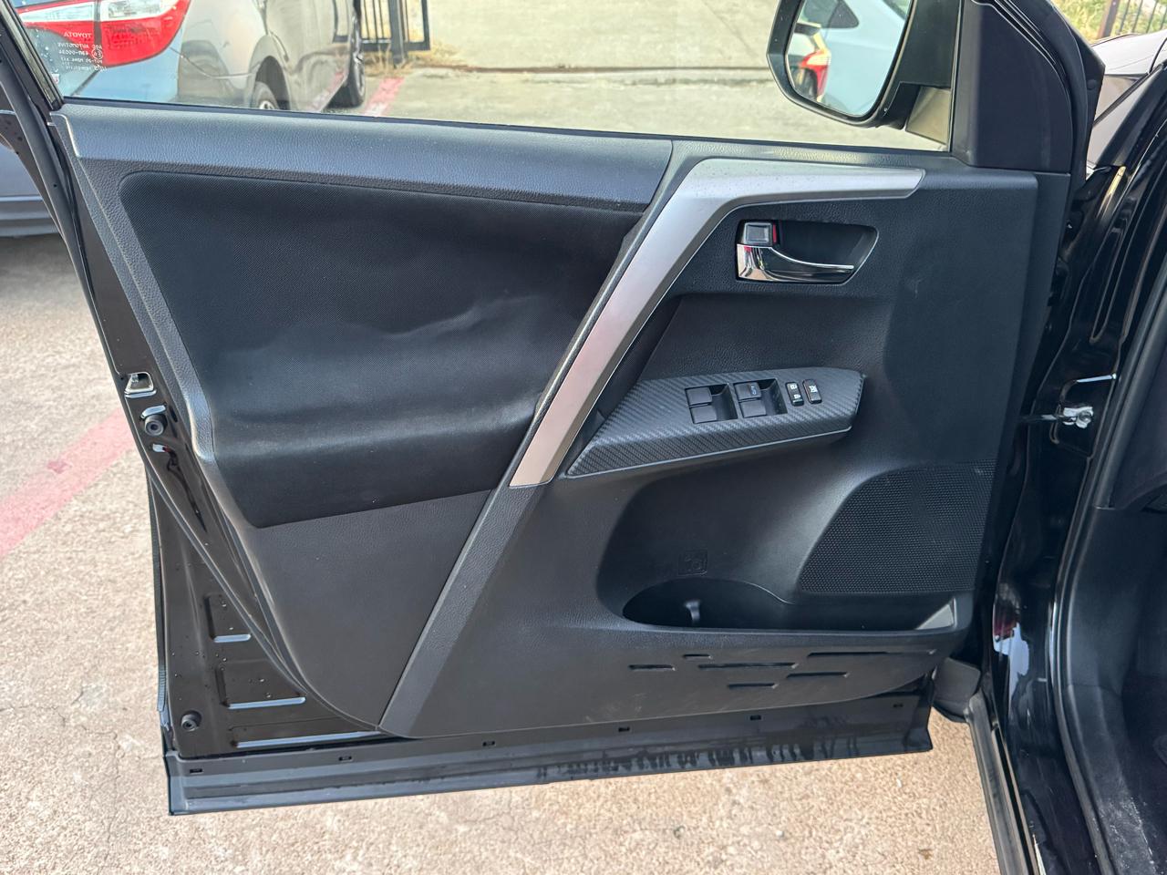 Toyota RAV4 XLE AWD 2015