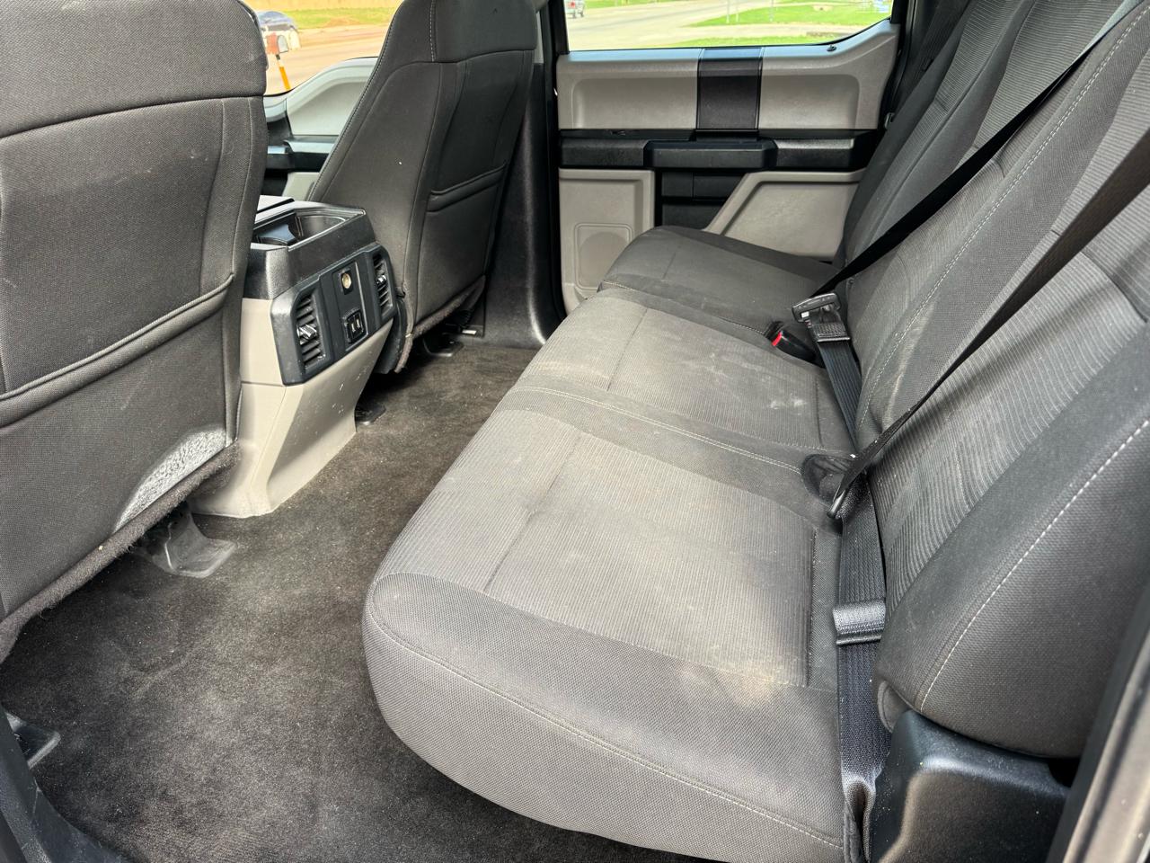 Ford F-150 Supercab 139" XL 2017