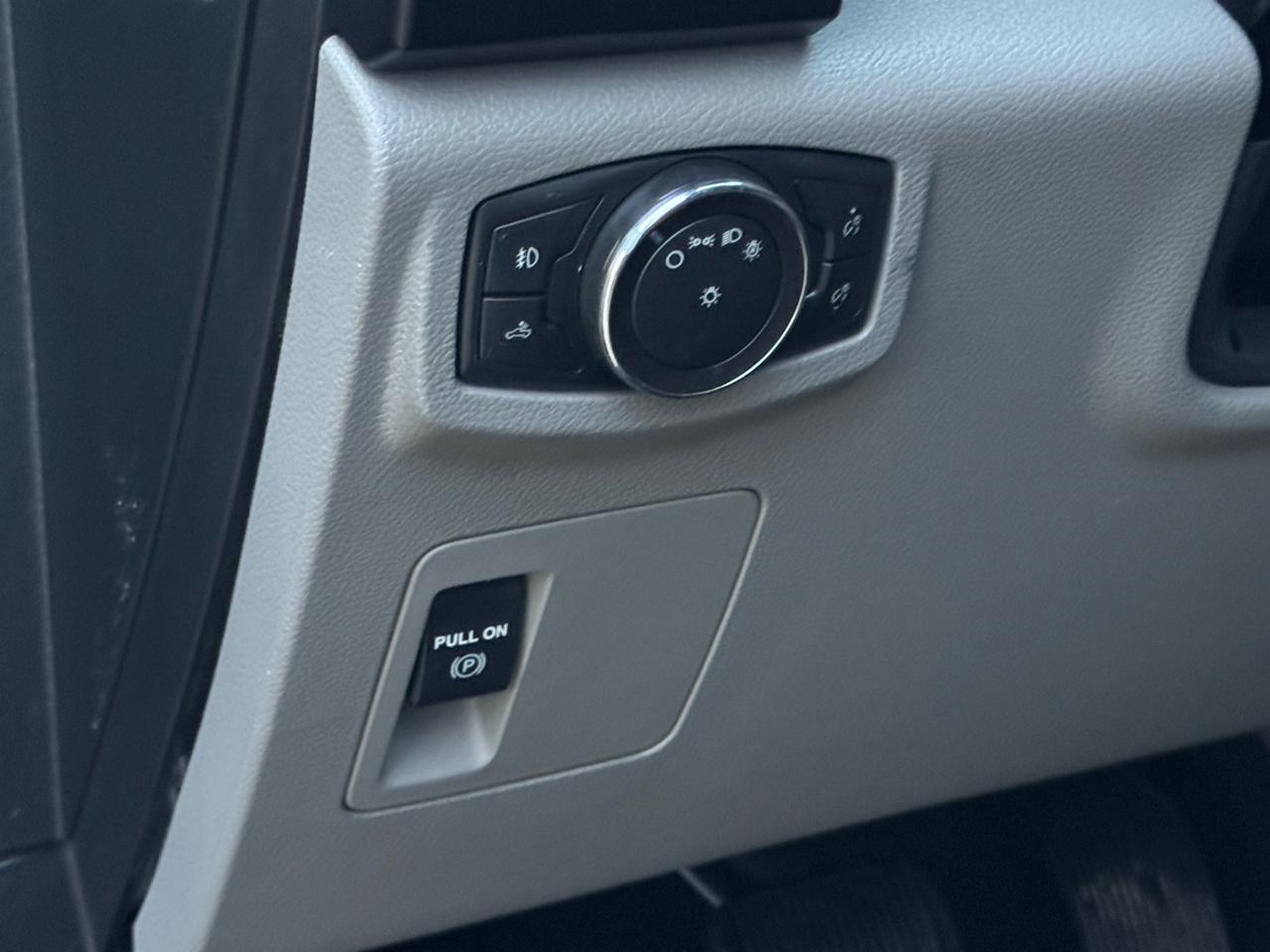 Ford F-150 2WD SuperCab 133" STX 2019