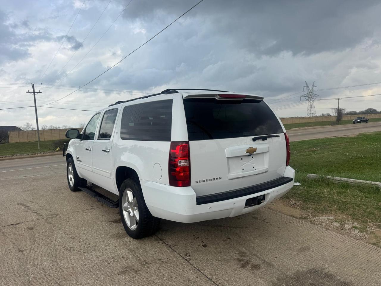 Chevrolet Suburban LT 1500 2WD 2013