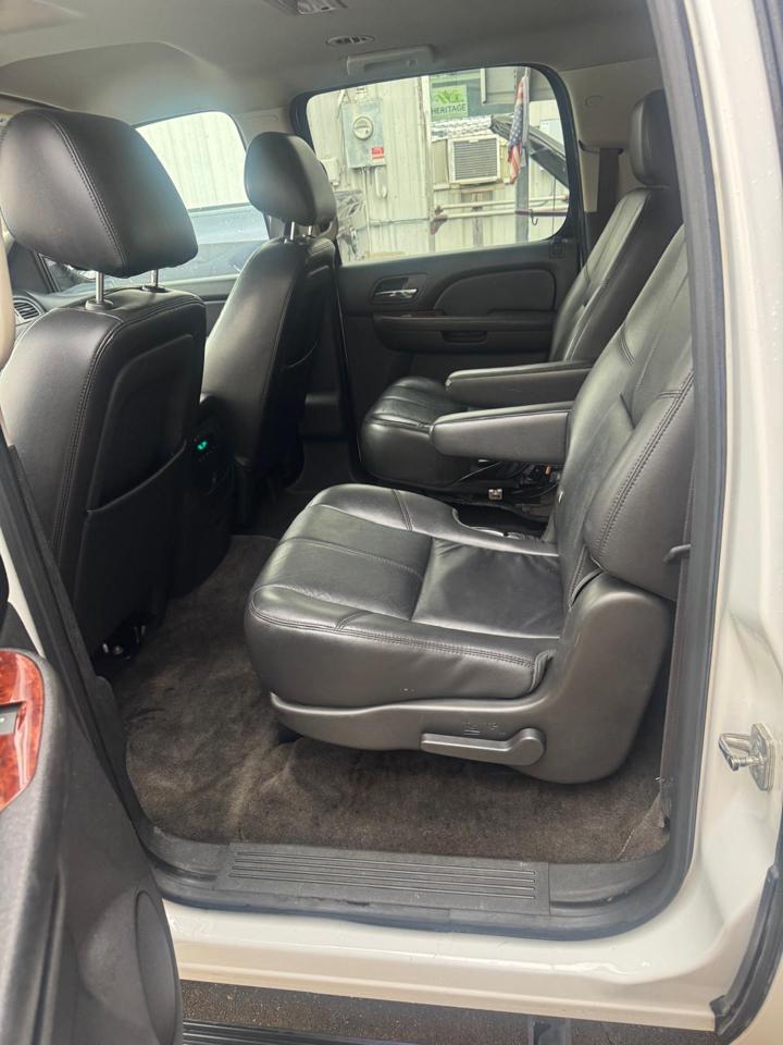 Chevrolet Suburban LT 1500 2WD 2013