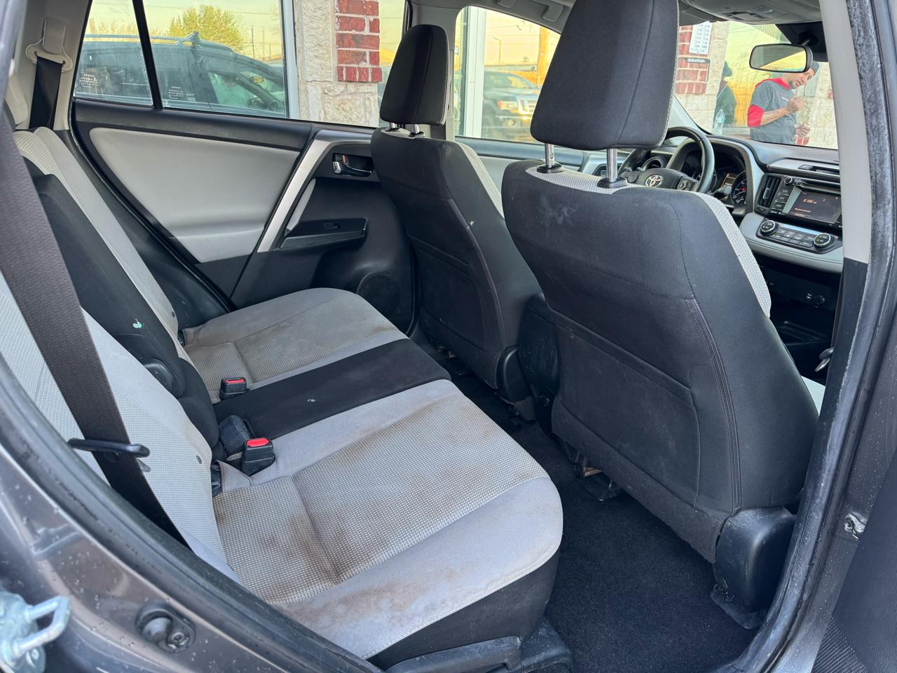 Toyota RAV4 XLE FWD 2017