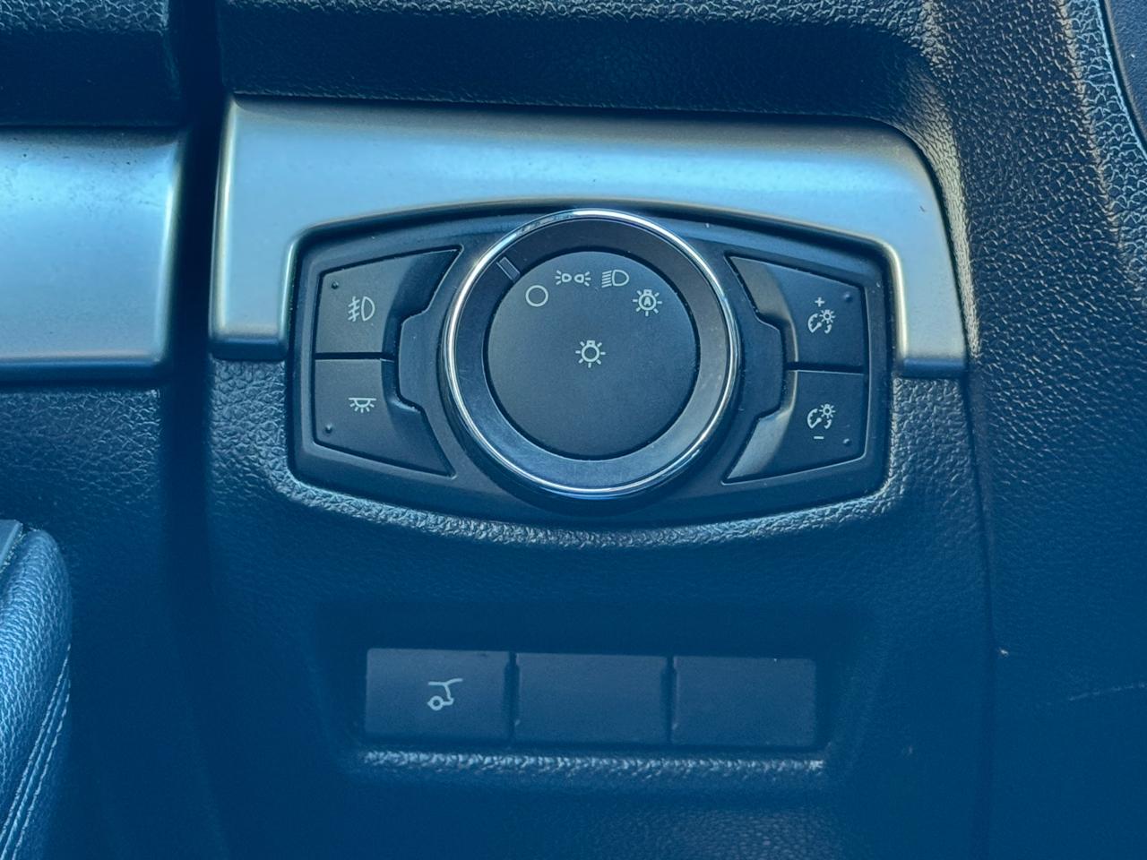 Ford Explorer XLT FWD 2017