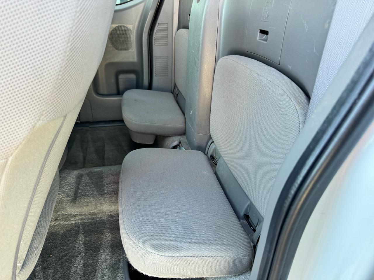 Nissan Frontier SV King Cab I4 5MT 2WD 2016