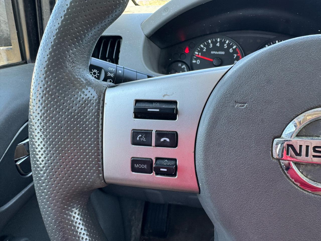 Nissan Frontier SV King Cab I4 5MT 2WD 2016