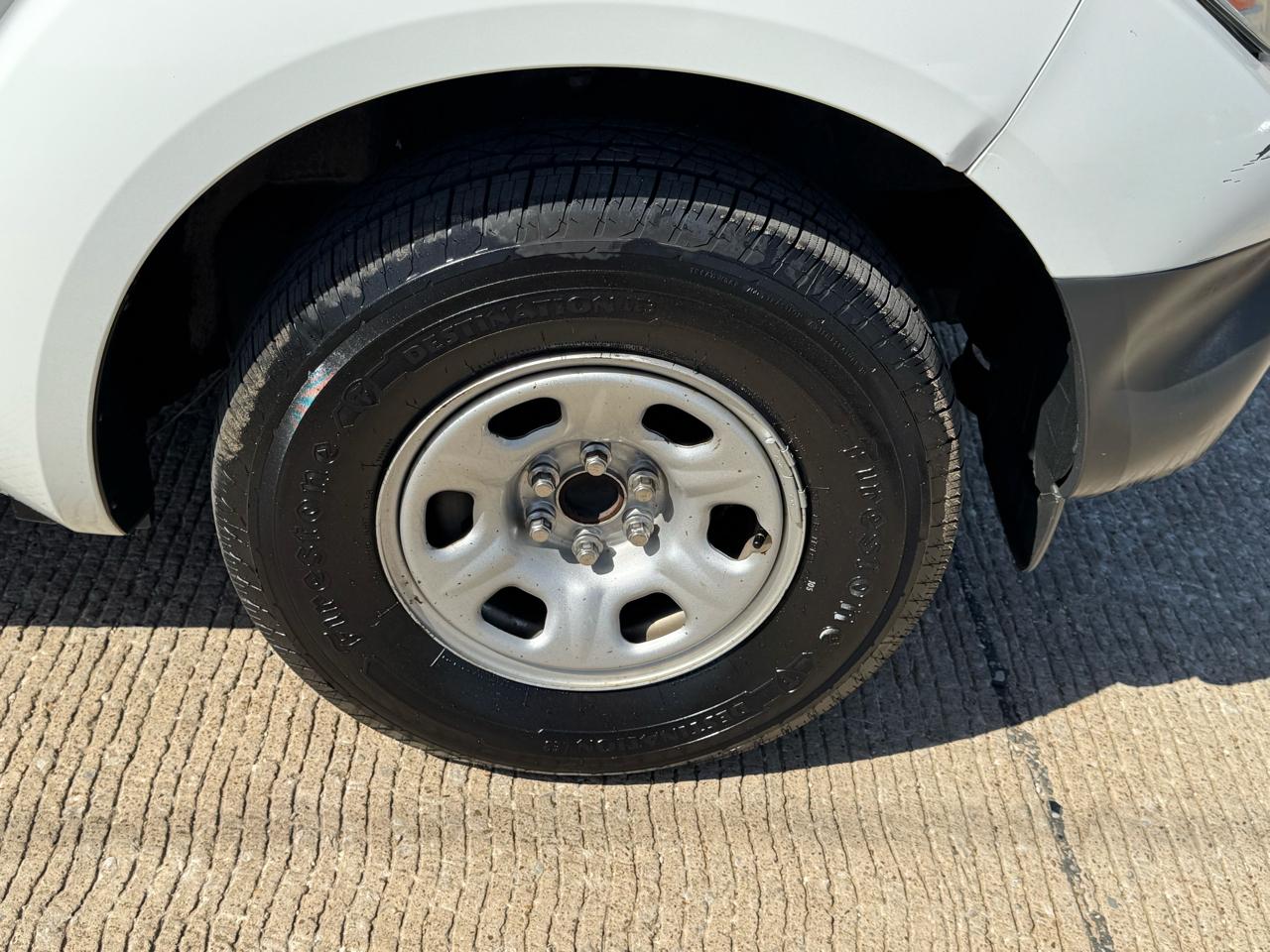 Nissan Frontier SV King Cab I4 5MT 2WD 2016