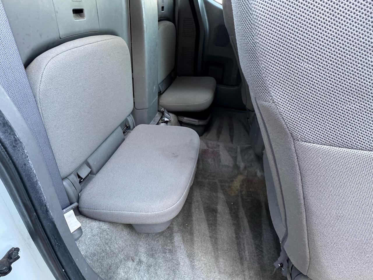 Nissan Frontier SV King Cab I4 5MT 2WD 2016