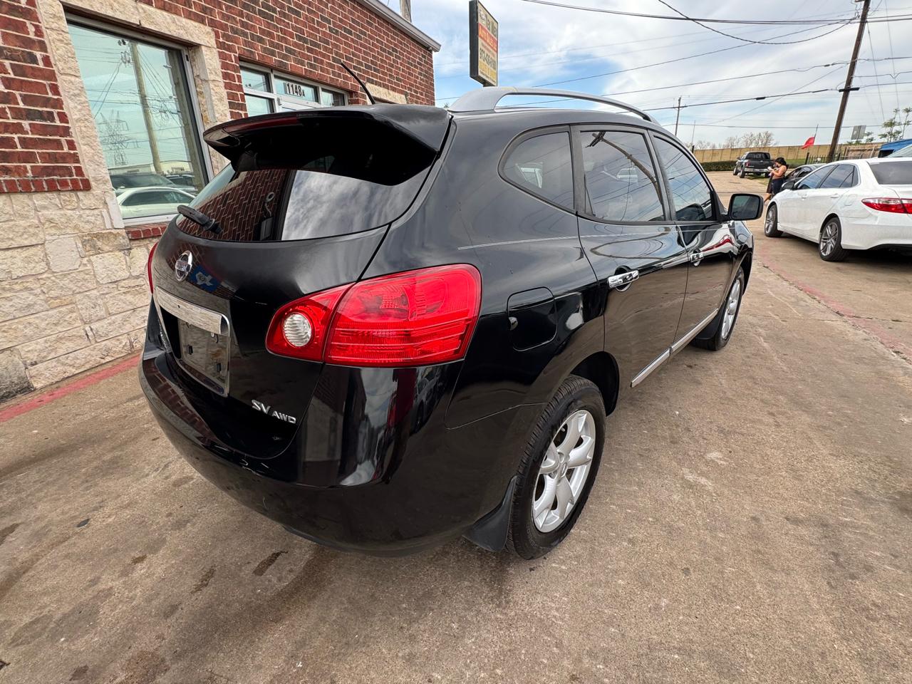 Nissan Rogue S AWD 2011