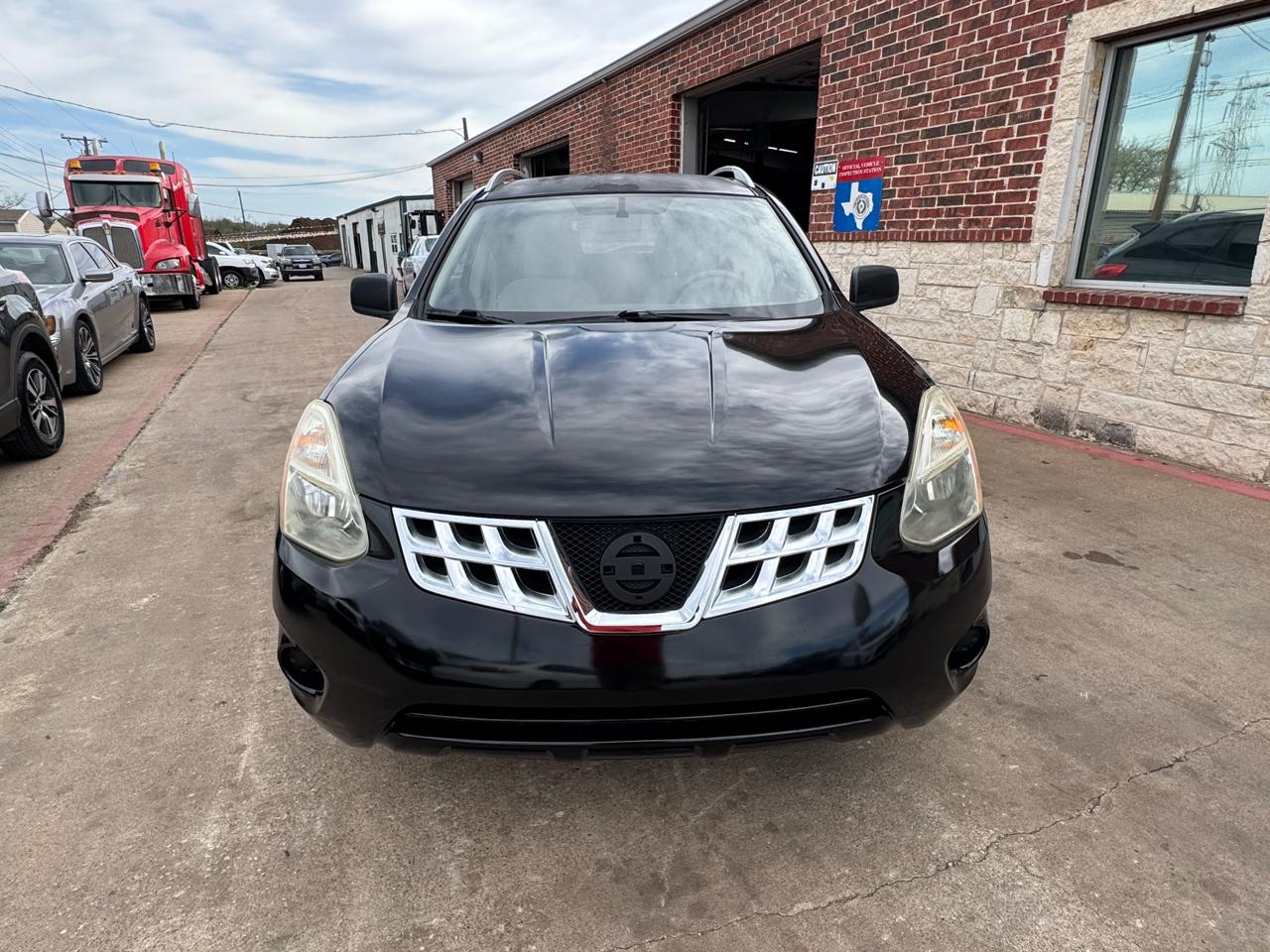 Nissan Rogue S AWD 2011