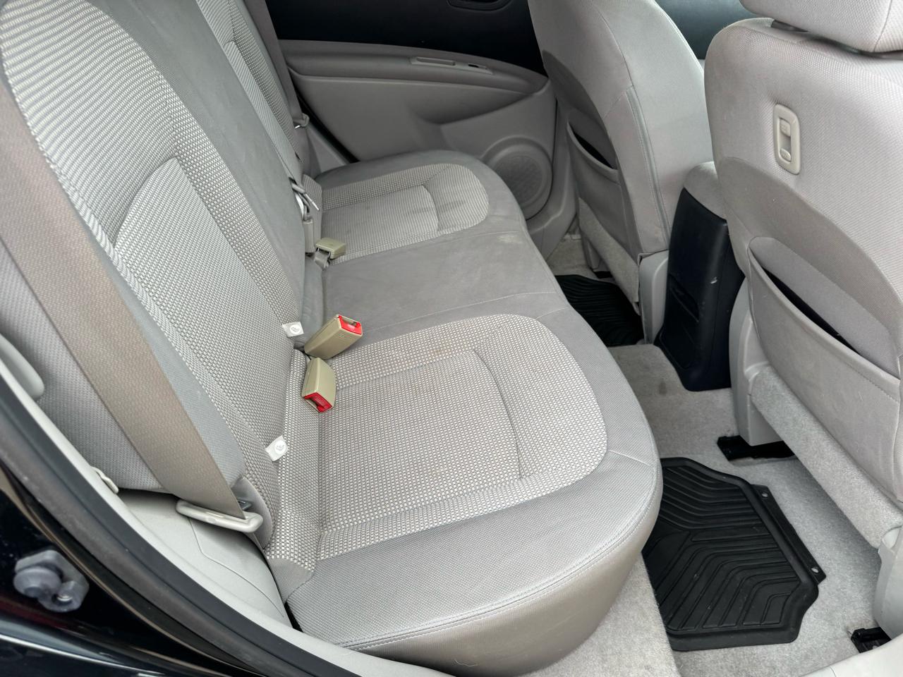 Nissan Rogue S AWD 2011