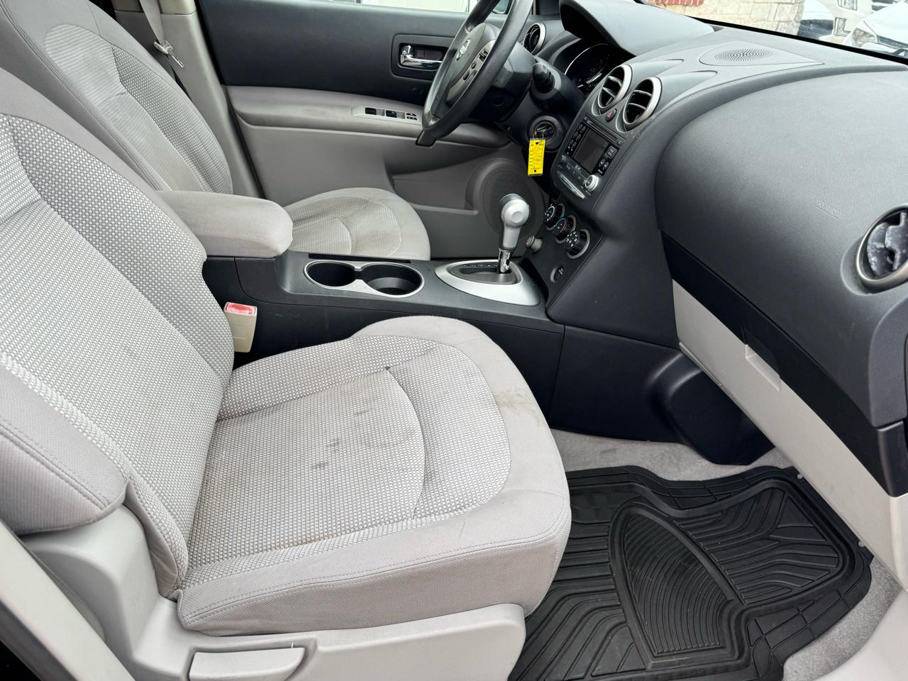 Nissan Rogue S AWD 2011