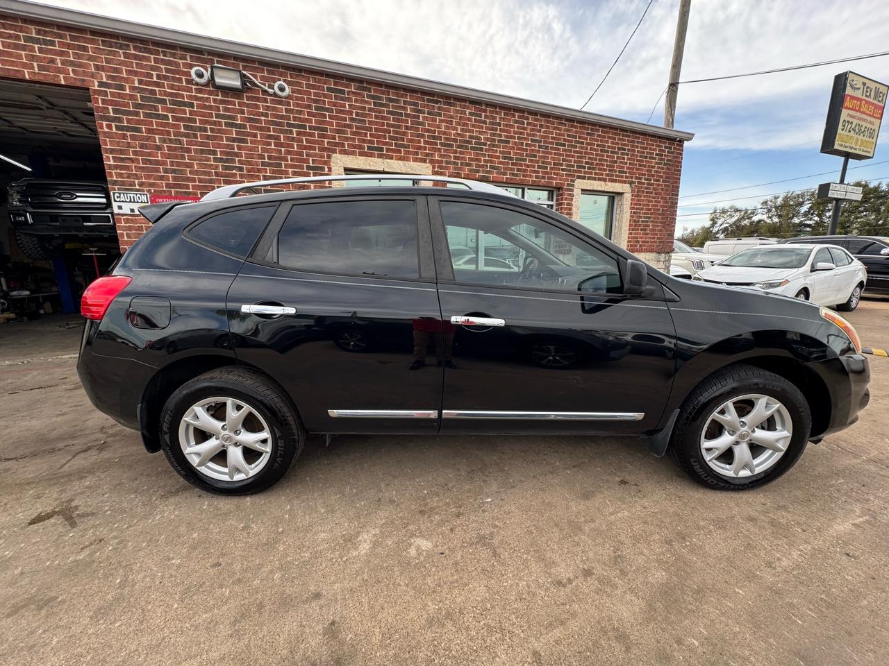 Nissan Rogue S AWD 2011